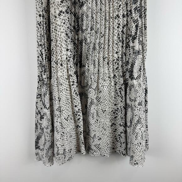 J.Crew Pleated Black and White Snake Print Skirt ~ 0 - Picture 7 of 9